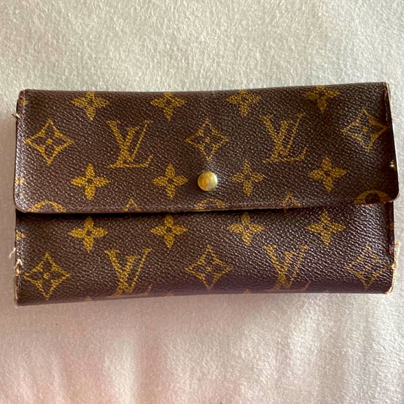 Louis Vuitton Monogram Wallet - Picture 1 of 8